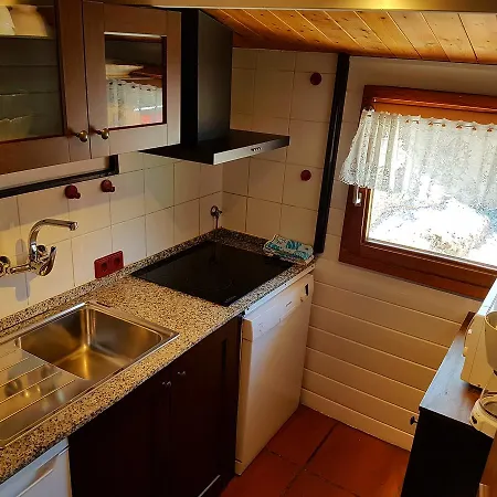 Chalet Am Roja See Country house Riba-roja d'Ebre