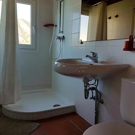 Chalet Am Roja See Country house Riba-roja d'Ebre